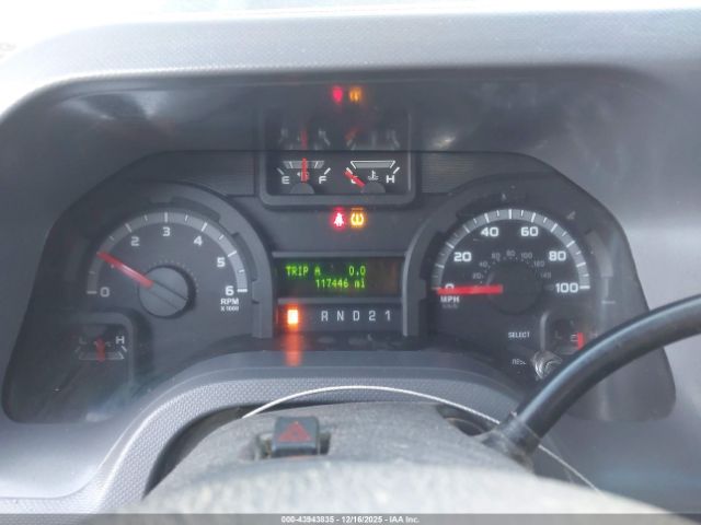 Ford E-250 Commercial Image 9