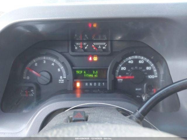 Ford E-250 Commercial Image 9