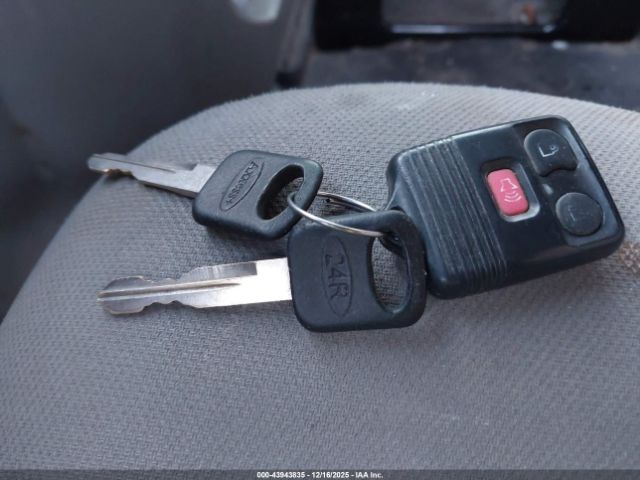 Ford E-250 Commercial Image 2