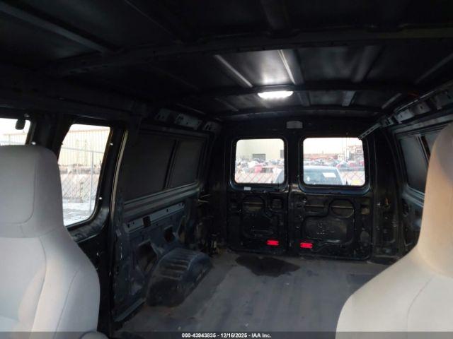 Ford E-250 Commercial Image 7