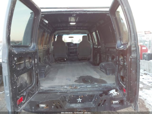 Ford E-250 Commercial Image 17