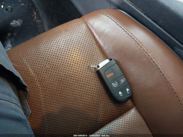 Jeep Grand Cherokee Summit Image 11