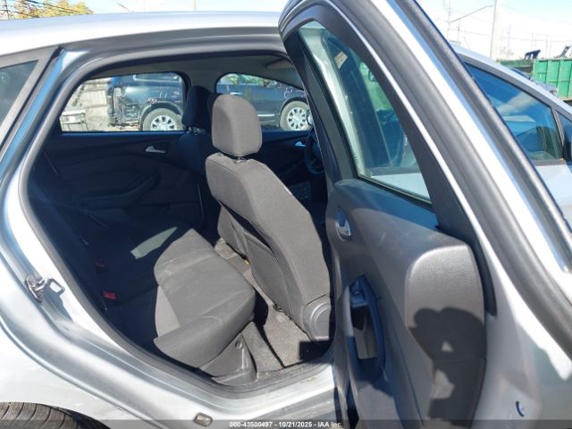 Ford Focus Se Image 11