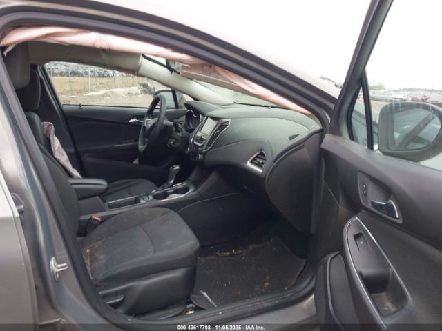 Chevrolet Cruze Lt Auto Image 4