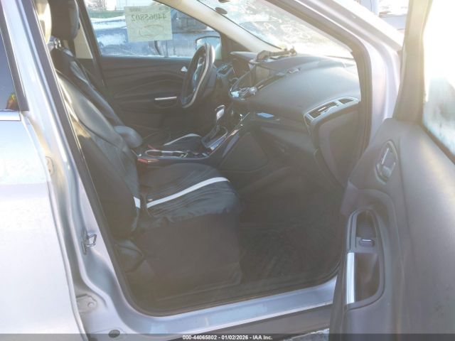 Ford Escape Titanium Image 8