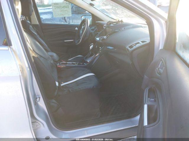 Ford Escape Titanium Image 8