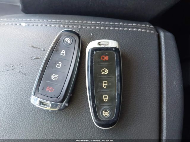 Ford Escape Titanium Image 11