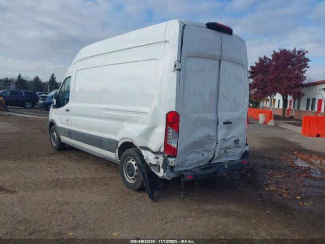 Ford Transit Image 15