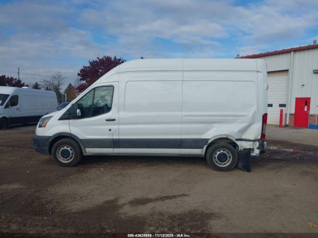 Ford Transit Image 4