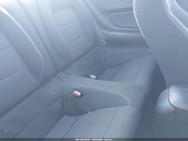 Ford Mustang V6 Image 6