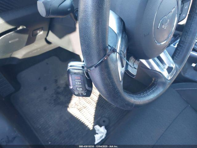 Ford Mustang V6 Image 16