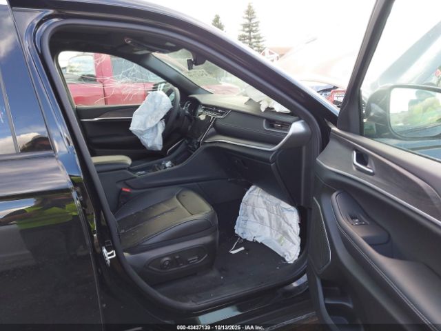 Jeep Grand Cherokee Image 11