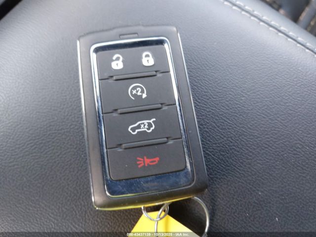 Jeep Grand Cherokee Image 2