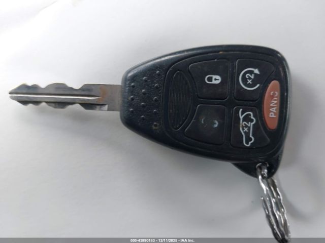 Chrysler 200 Limited Image 11