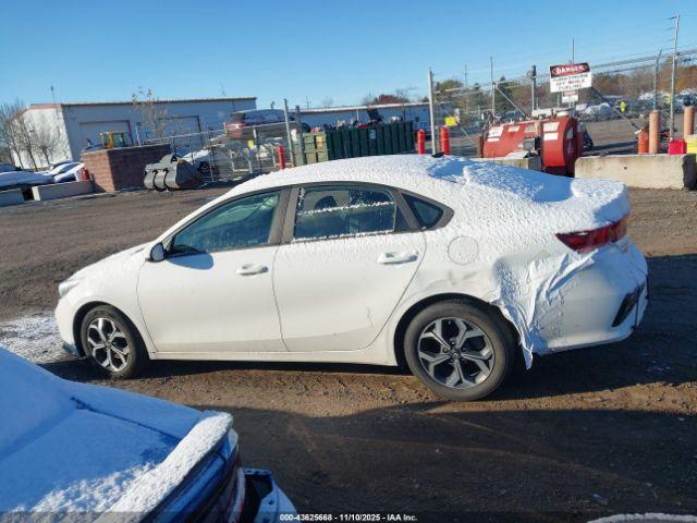 Kia Forte Lxs Image 13