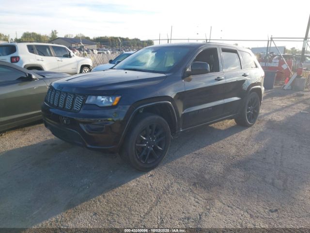 Jeep Grand Cherokee Laredo X 4x4 Image 10