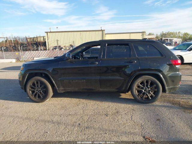 Jeep Grand Cherokee Laredo X 4x4 Image 16