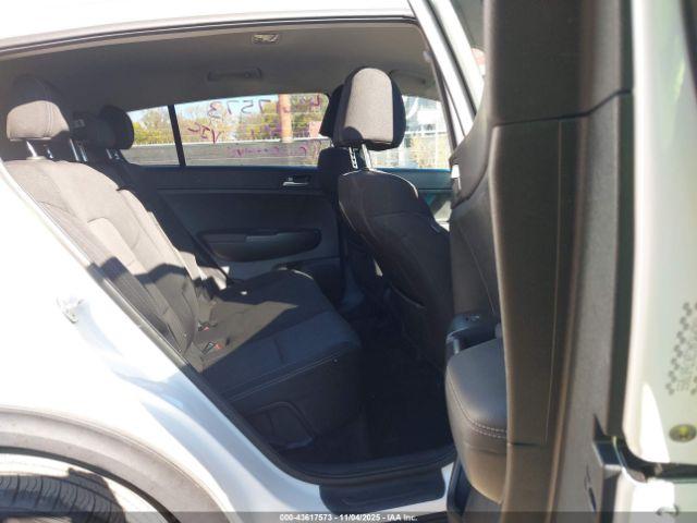 Kia Sportage Lx Image 16