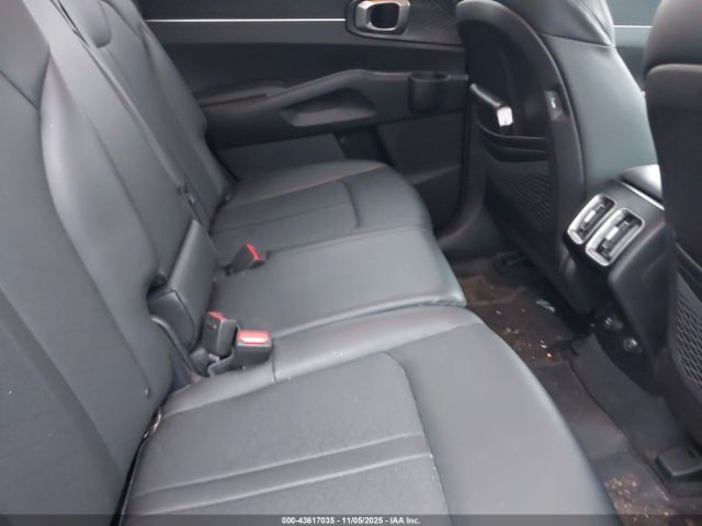 Kia Sorento S Image 9