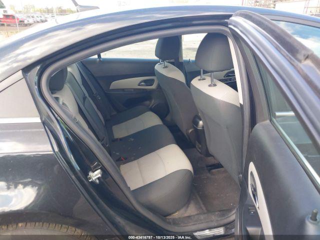 Chevrolet Cruze Ls Image 3