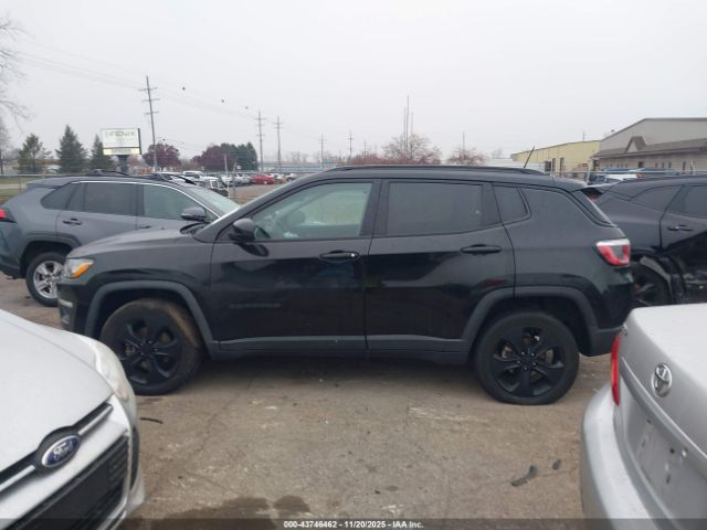 Jeep Compass Altitude 4x4 Image 2