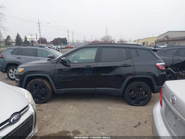 Jeep Compass Altitude 4x4 Image 2