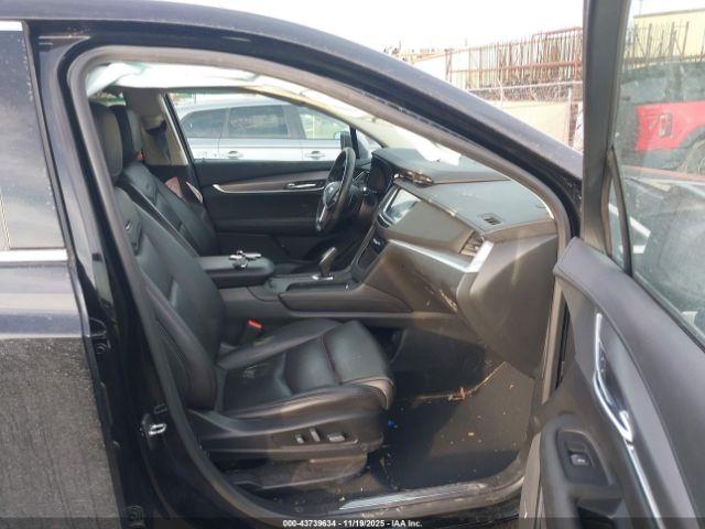 Cadillac XT5 Luxury Image 7