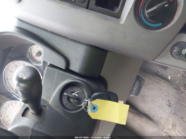 Saturn Vue V6 Image 7