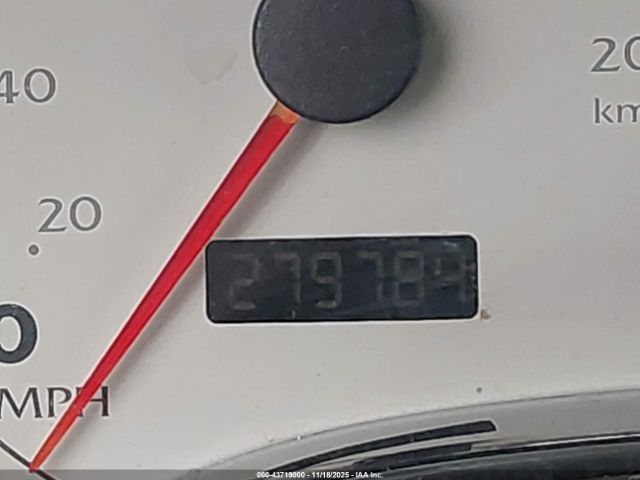 Saturn Vue V6 Image 6