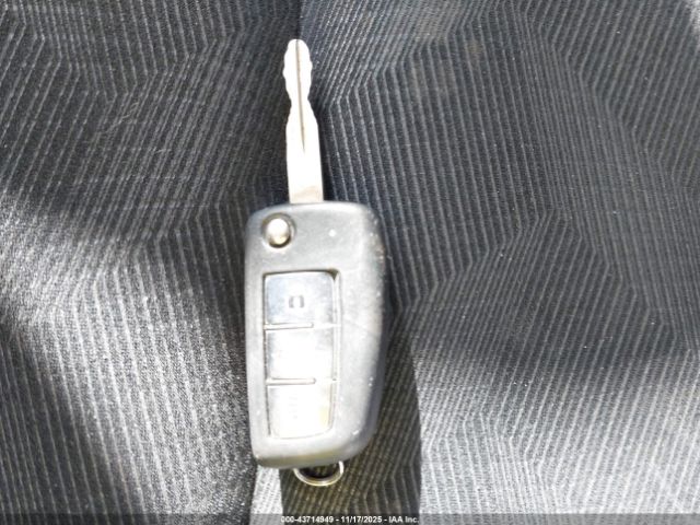 Nissan Rogue S Image 2