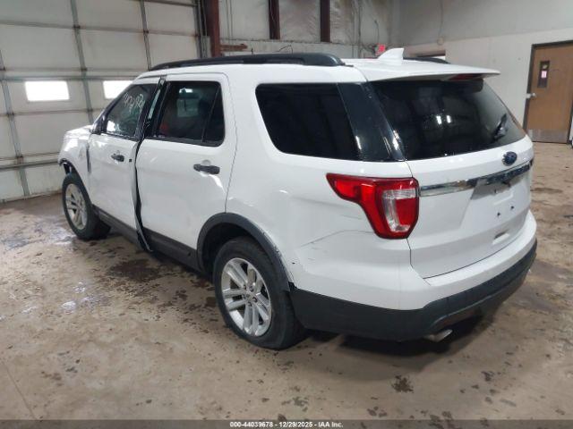 Ford Explorer Image 3