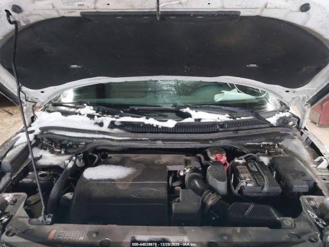 Ford Explorer Image 7