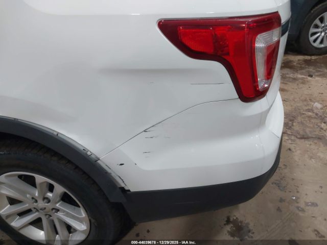 Ford Explorer Image 14