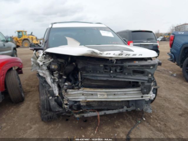 Ford Explorer Sport Image 12