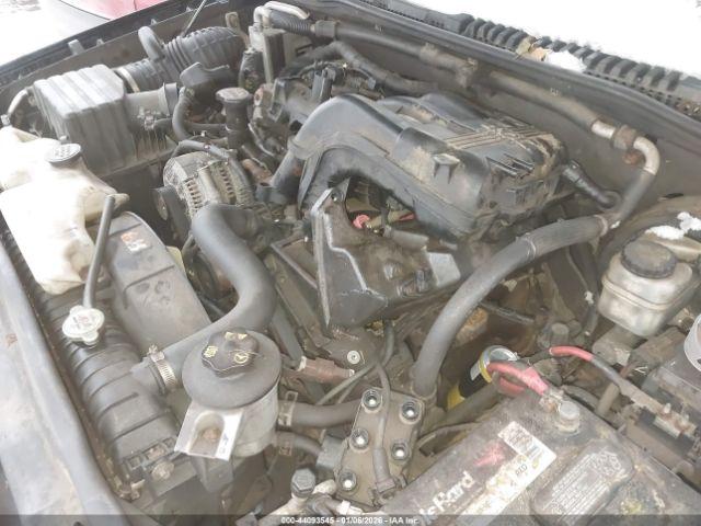 Ford Explorer Xlt Image 5