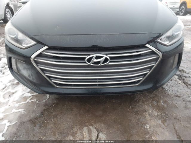 Hyundai ELANTRA Limited Image 2