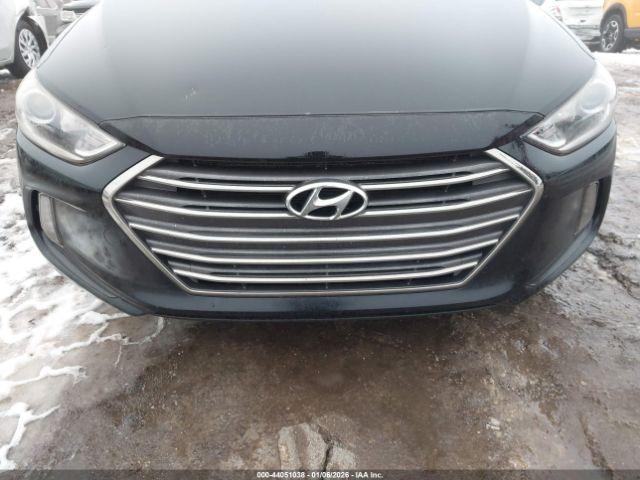 Hyundai ELANTRA Limited Image 2