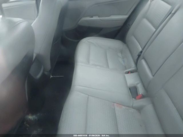 Hyundai ELANTRA Limited Image 6