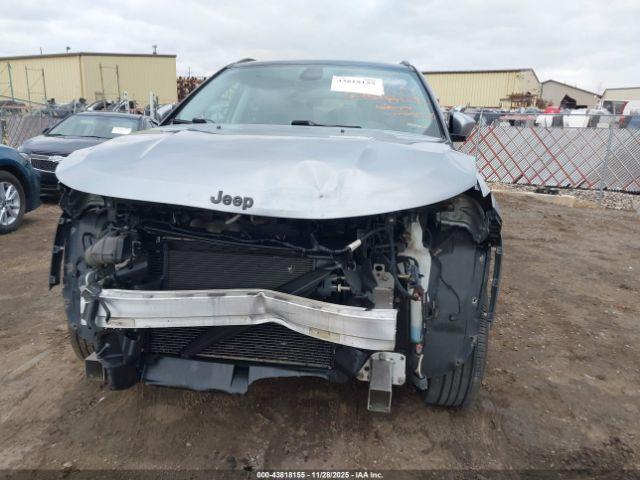 Jeep Compass Altitude 4x4 Image 7