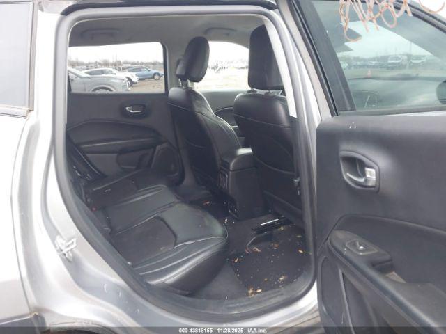 Jeep Compass Altitude 4x4 Image 2