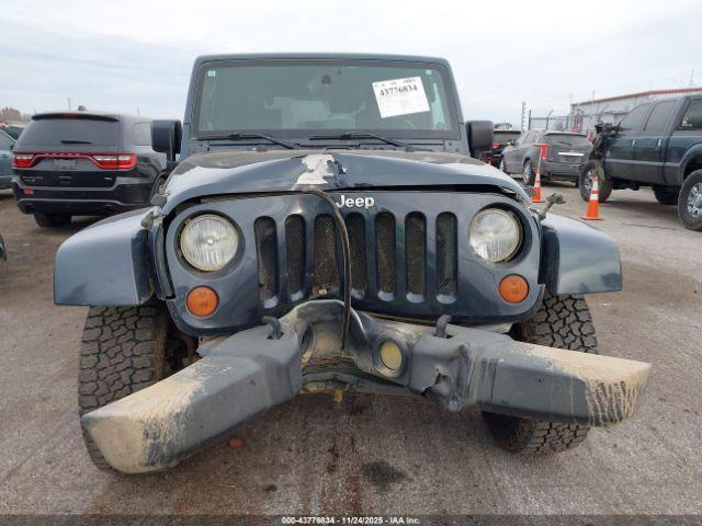 Jeep Wrangler Sahara Image 6