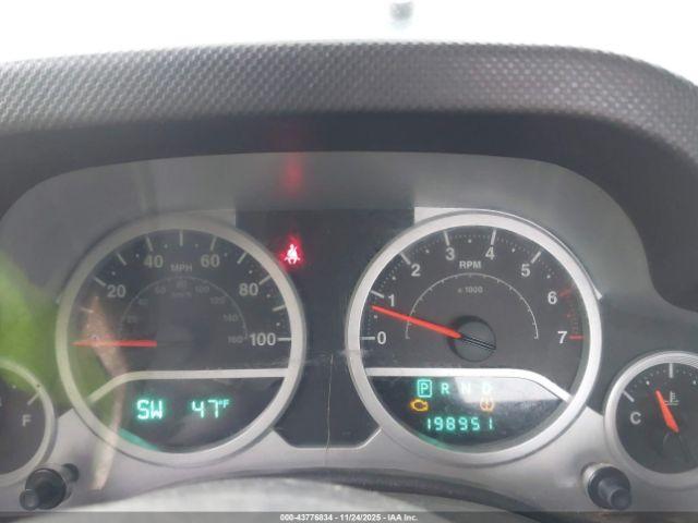 Jeep Wrangler Sahara Image 8