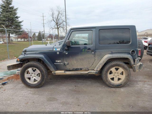 Jeep Wrangler Sahara Image 10