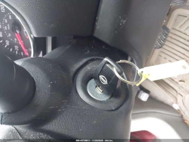 Nissan Rogue S Image 3