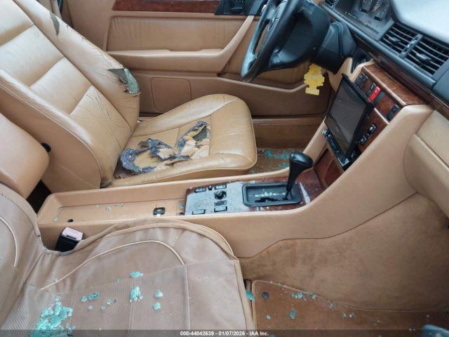 Mercedes-Benz 300 Ce Image 10