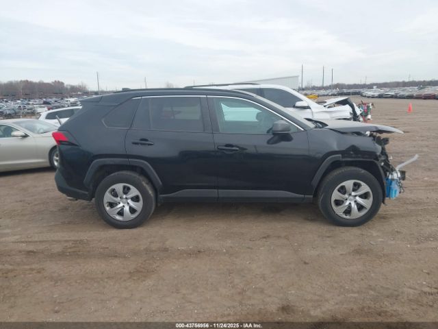 Toyota RAV4 Le Image 7