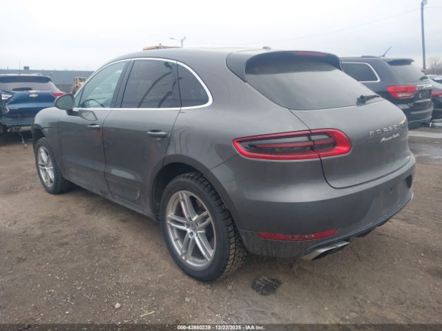 Porsche Macan Turbo Image 16