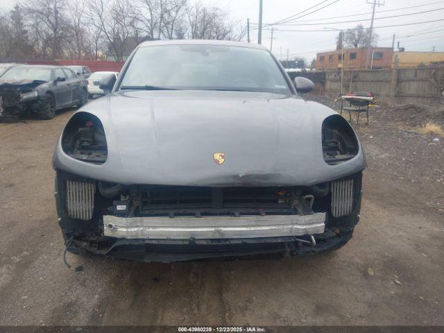 Porsche Macan Turbo Image 4