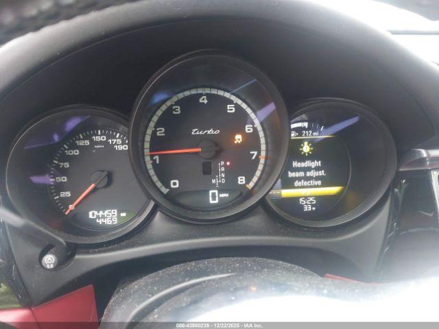 Porsche Macan Turbo Image 5