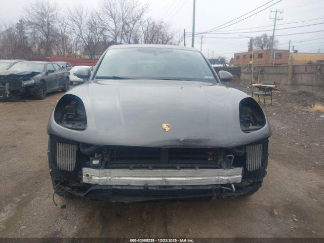 Porsche Macan Turbo Image 9